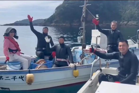 外浦の海を望む宿の風景